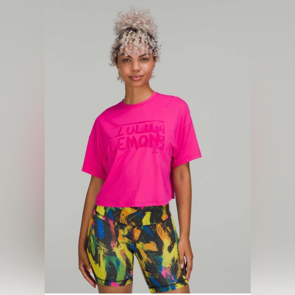 🍋Women’s Lululemon Abrasion-Resistant Training T-Shirt Ed Curtis PTP approx 22”🍋